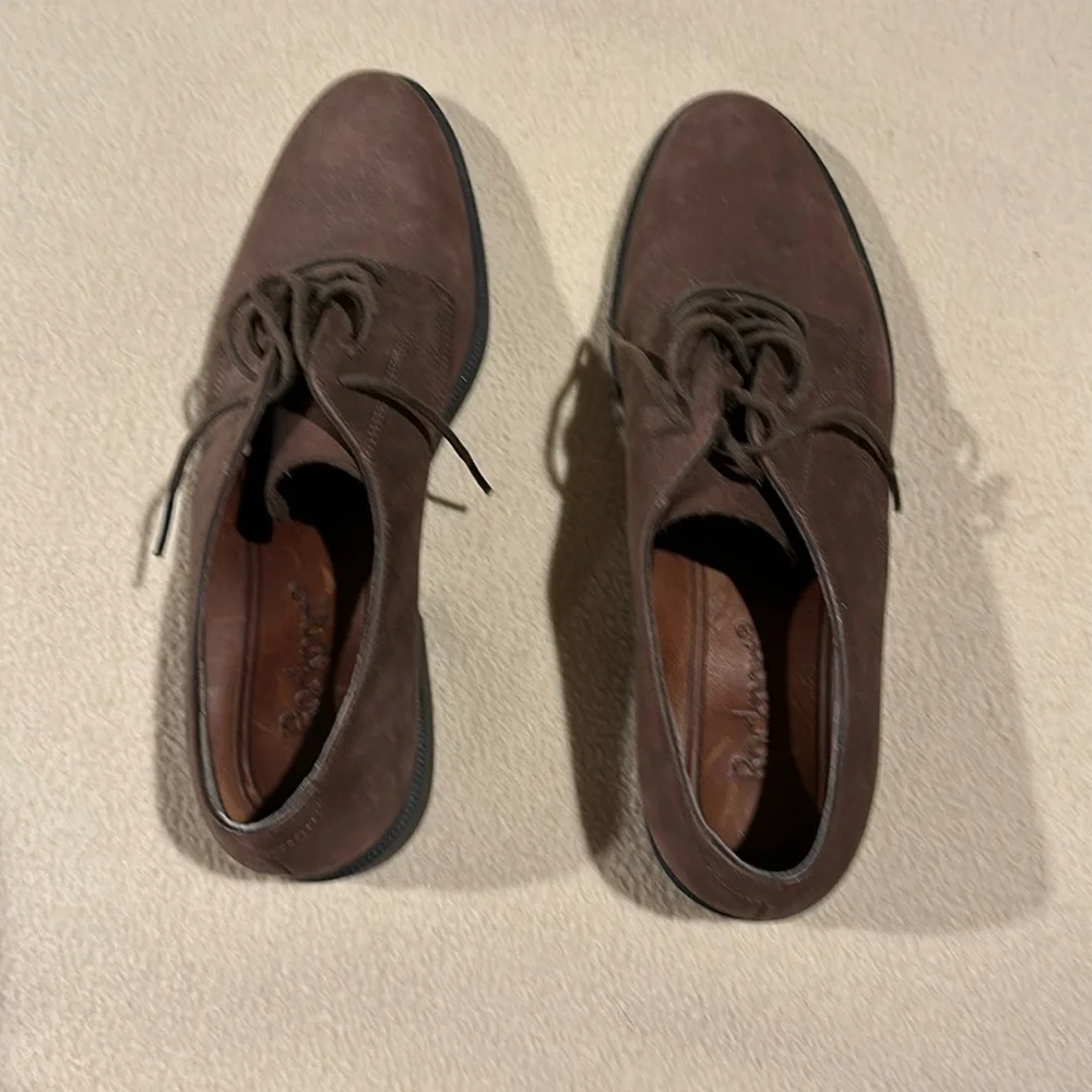 NWT Rockport brown suede tie up ladies shoes. These are low heels and a 8 1/2 N - Picture 2 of 5